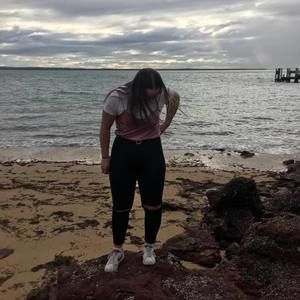 Meet your Posher, Chloe